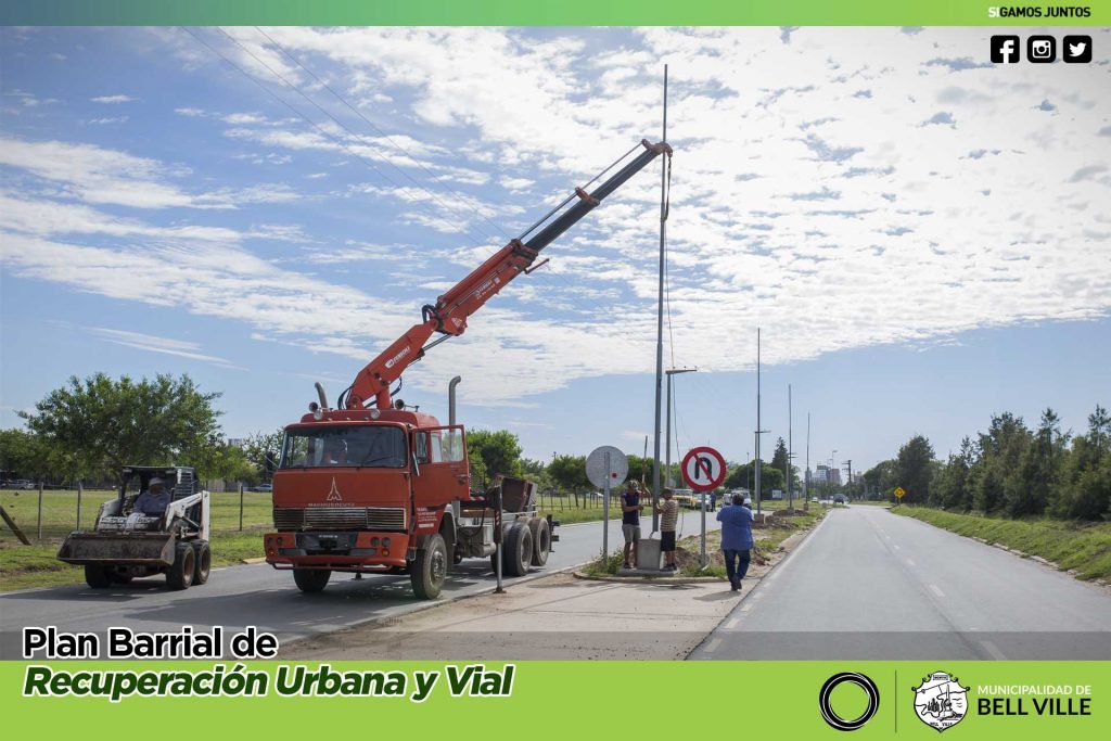 Ya se instalaron las columnas para el alumbrado público de la Av. Eduardo Angeloz