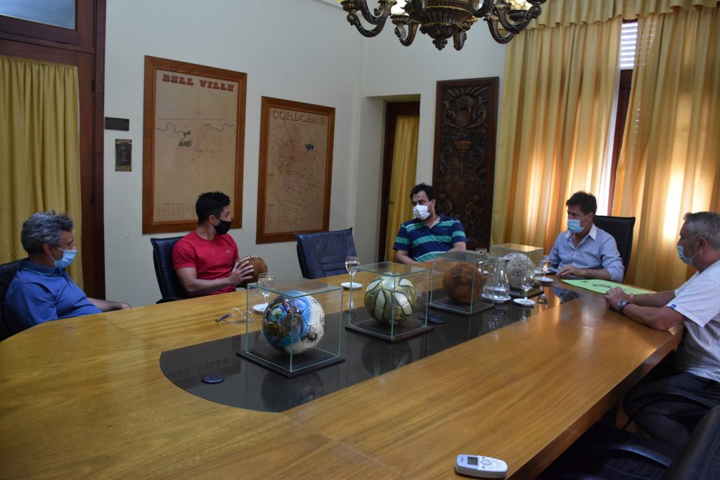 Pedro Cane gestionará que el invento bellvillense llegue al museo del Barcelona