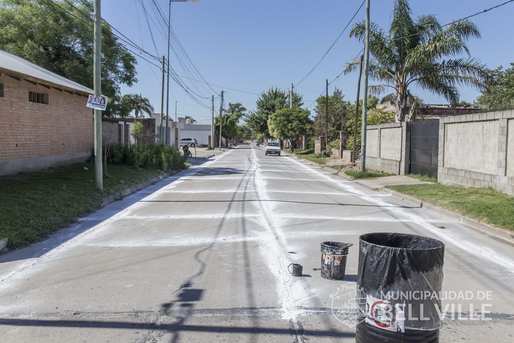 Prosigue el tomado de juntas en calles de hormigón