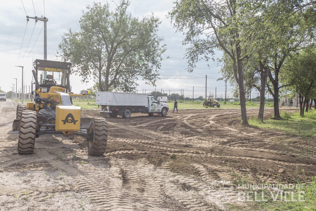 Continúa el acondicionamiento general de calles en barrio Los Espinillos