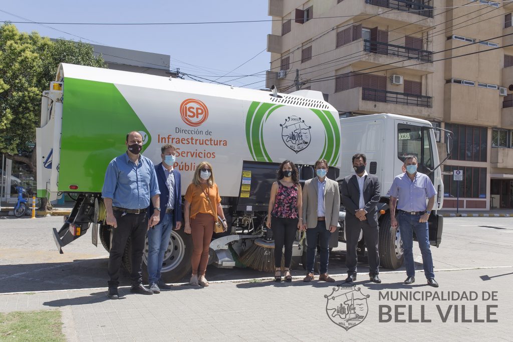 El municipio presentó la nueva motobarredora