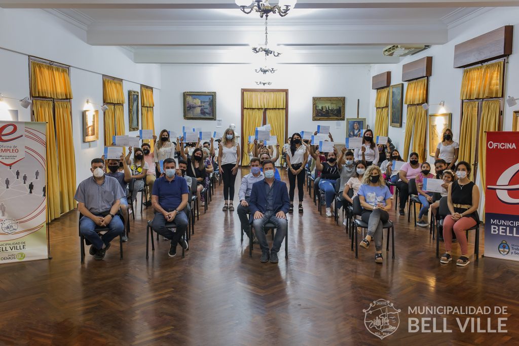 Hoy egresaron 50 jóvenes de cursos y talleres de la Oficina de Empleo