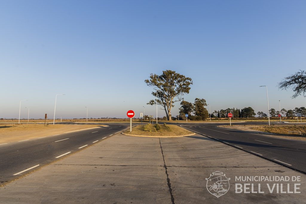 Asignación de nombres a la rotonda de acceso Oeste de la ciudad