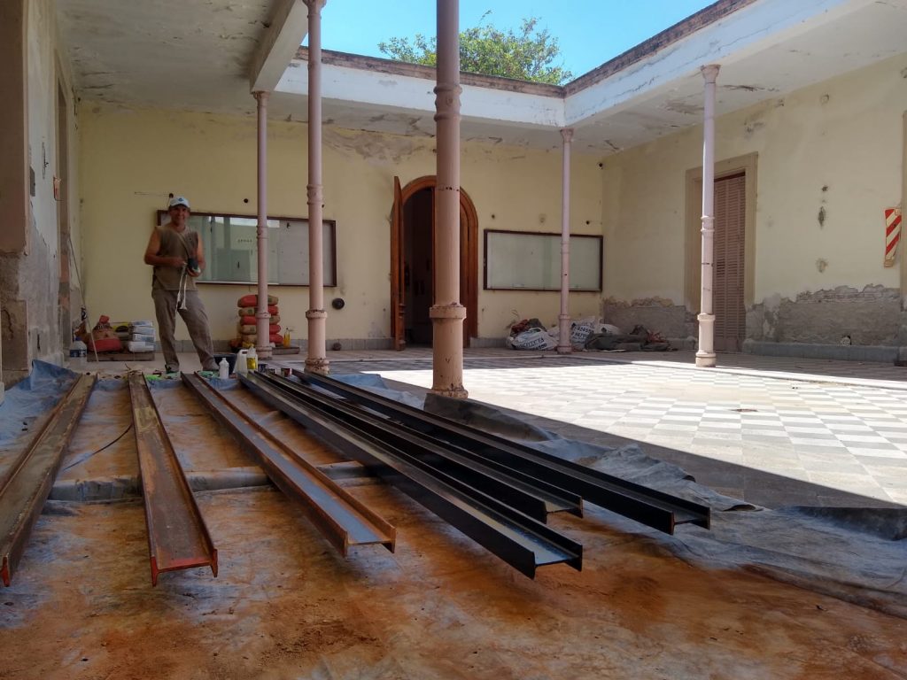 Prosigue la restauración del edificio de la Casa de la Cultura