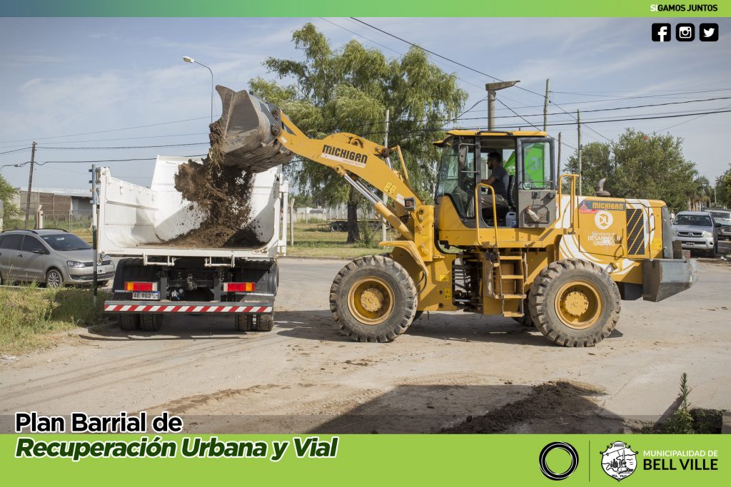 Prosigue la reparación de calles de tierra en la zona Sur de la ciudad