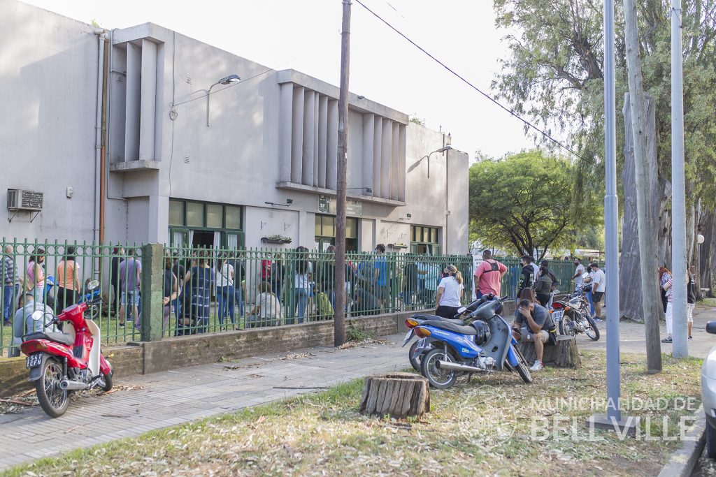 Covid 19: Los casos positivos sumaron hoy 249 y las vacunas aplicadas 720