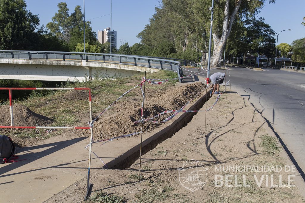 Completan barandas en cercanías del puente Frondizi
