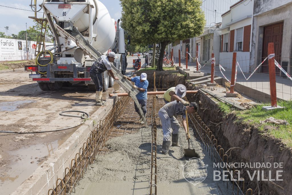 Comenzó el hormigonado en los nuevos desagües de bulevares Alcorta-Maipú-Illia