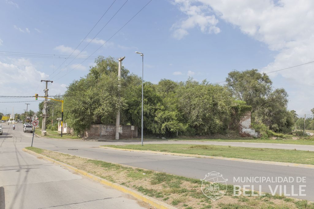 El municipio procedió a la limpieza de un baldío, propiedad de un particular