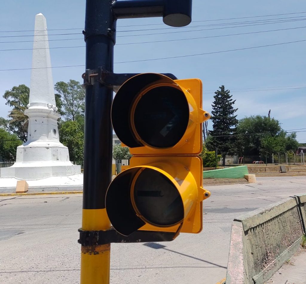 Se cumplen tareas de mantenimiento de semáforos