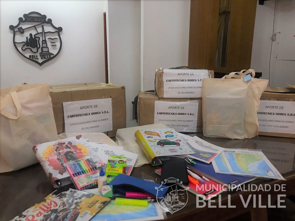 Excelente gesto solidario de Cartotécnica Hores en favor de la educación