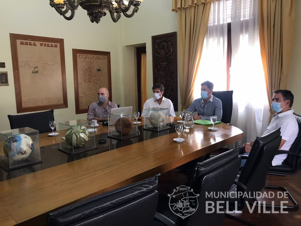 El intendente participó de una reunión de la Fundación Barbechando