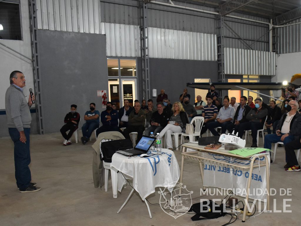 Emotiva conferencia y homenaje a los héroes de Malvinas en el Aero Club Bell Ville