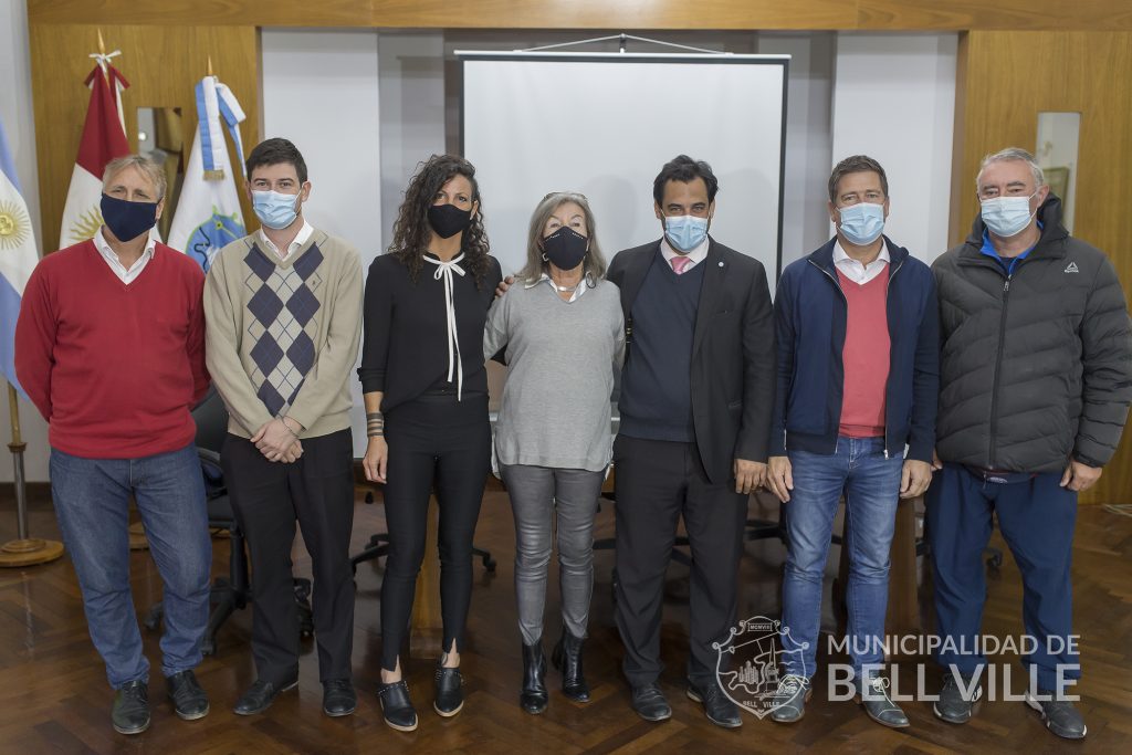 El intendente presentó a la encargada de Educación y Cultura, Prof. Susana Bichsel