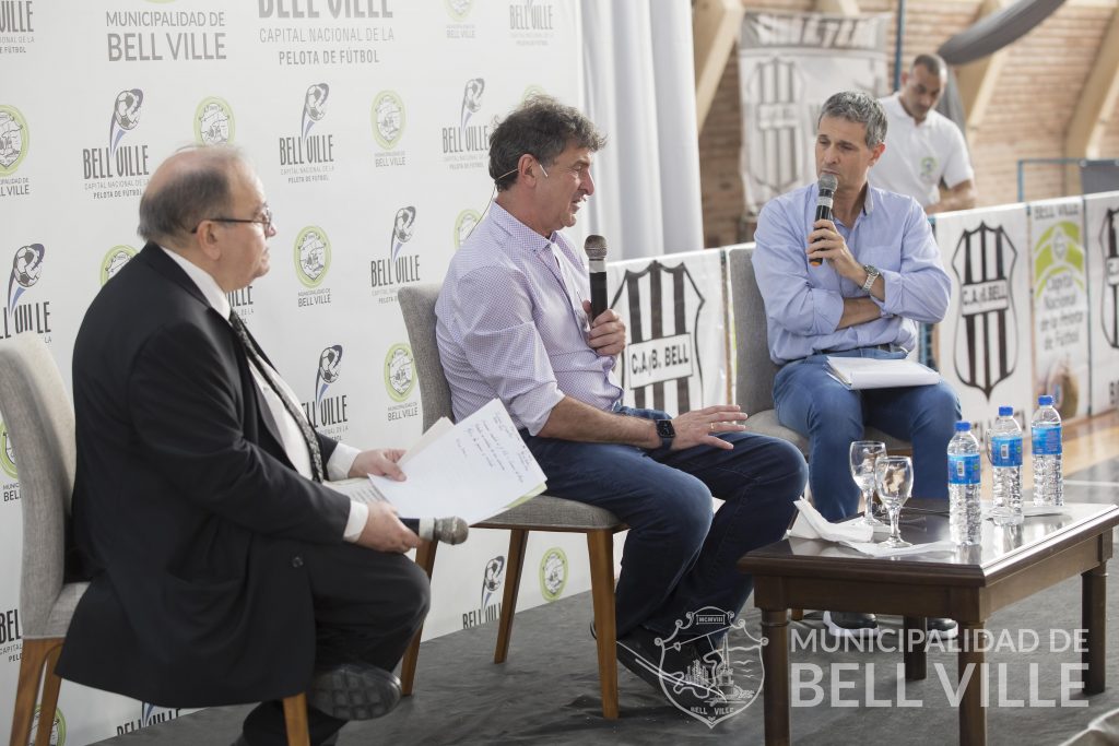 El mundial y la selección, más un ida y vuelta con el público y sus amigos