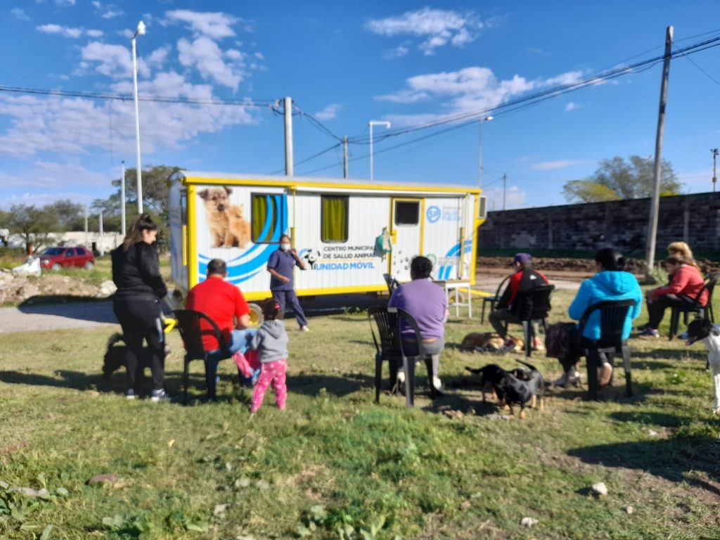 El castrador móvil continúa en los barrios