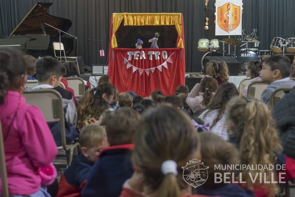 Día de los Jardines de Infantes: Obra de títeres y una canción en su día