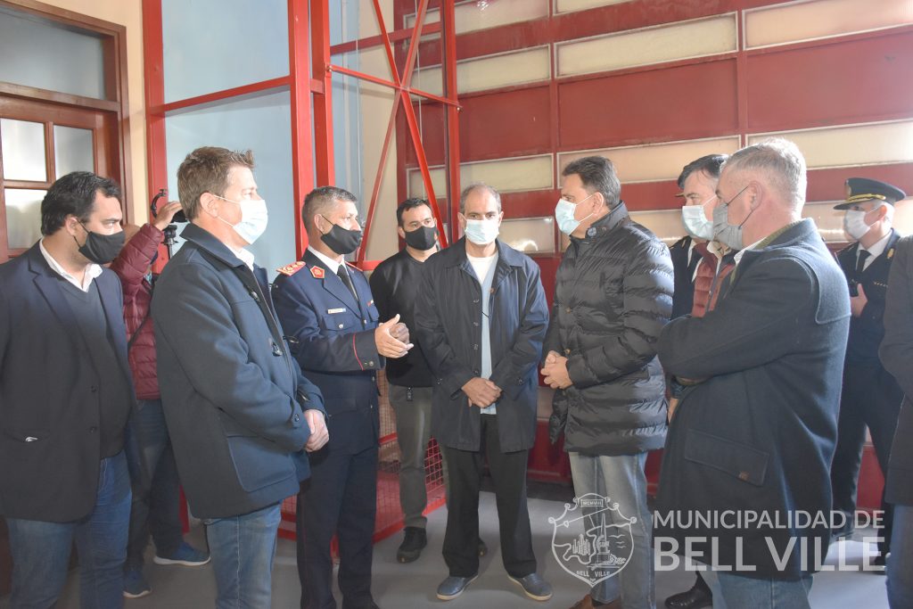 La Provincia entregó nuevo equipamiento a Bomberos Voluntarios