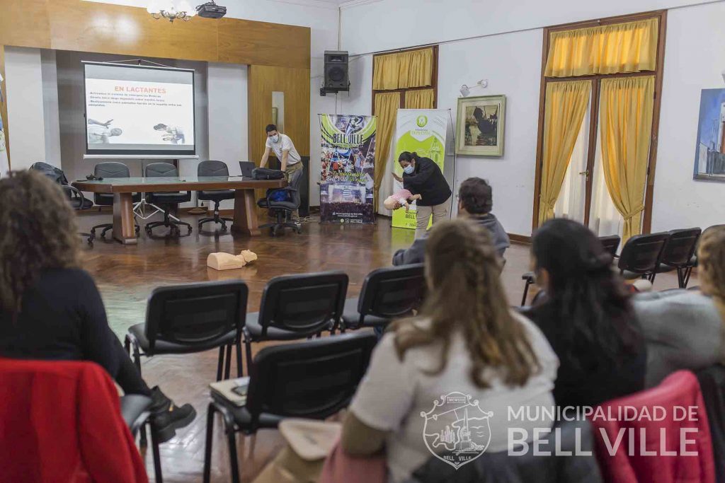 Capacitaciones a empleados municipales en primeros auxilios