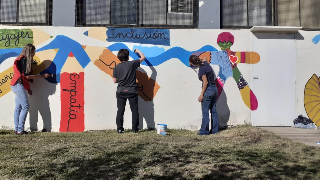 Novedades en talleres de folclore y muralismo de los Núcleos Barriales Culturales