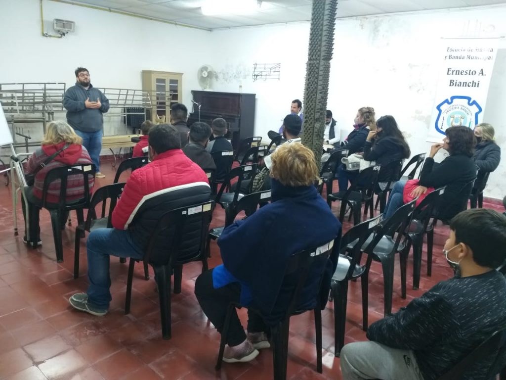 Padres de alumnos alentaron el trabajo que desarrolla la Escuela y Banda Municipal