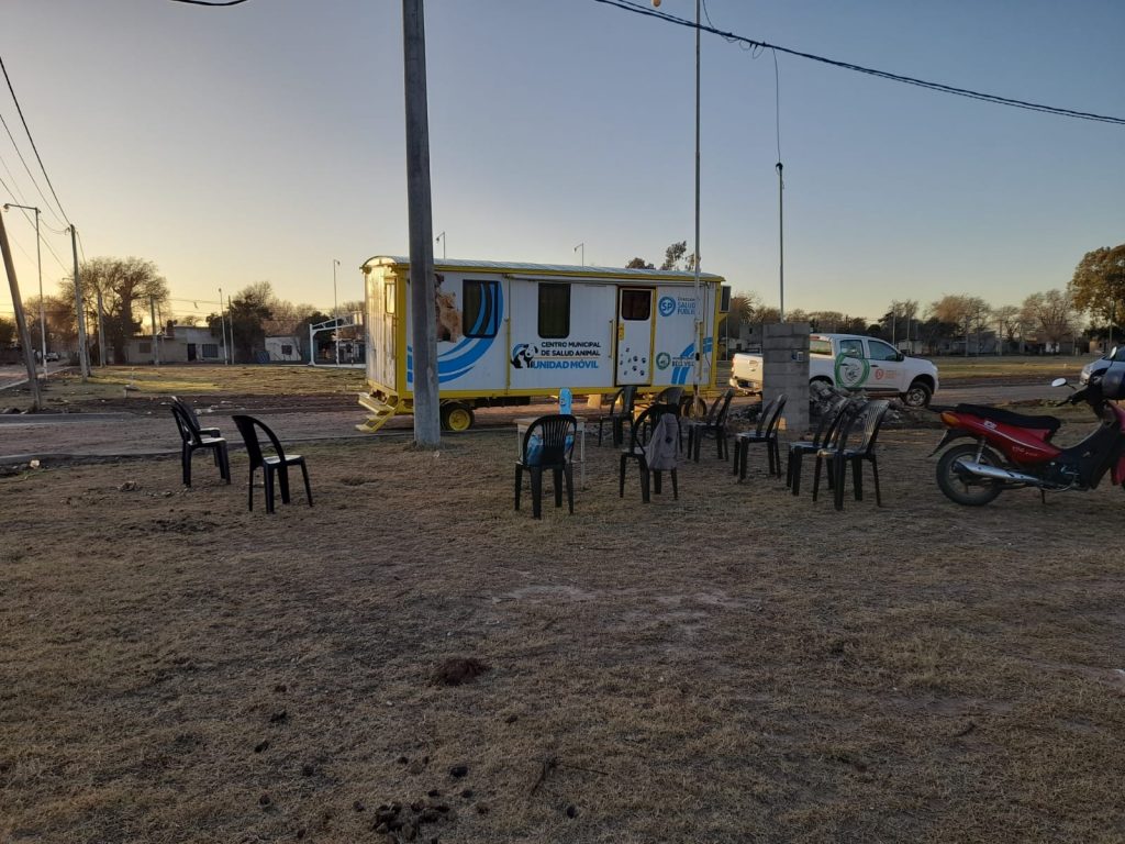 El castrador móvil realizó otras 26 cirugías en animales de la zona Este