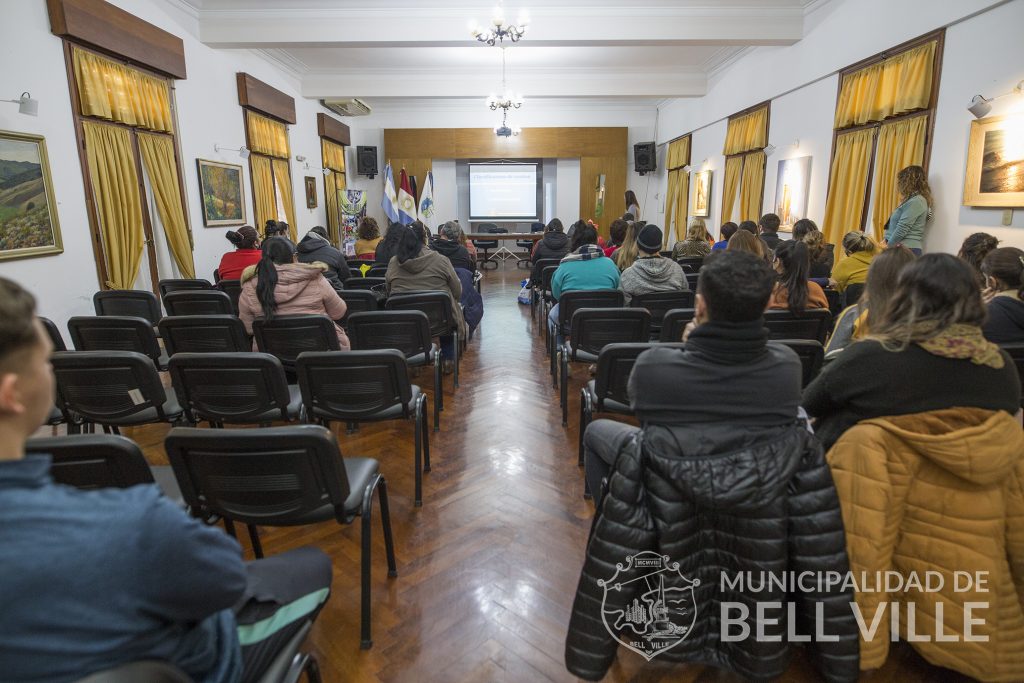 FUNDELO continúa con la capacitación a emprendedores