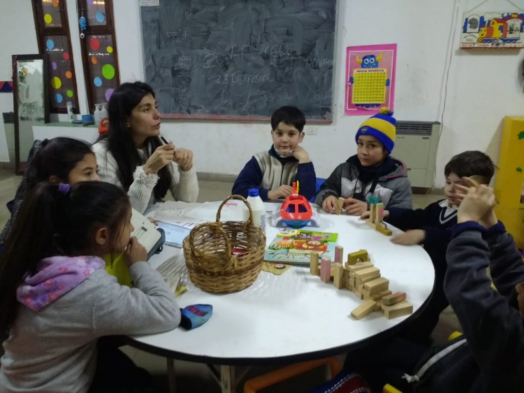 Con los niños, las palabras se tornan mágicas en los Núcleos Barriales Culturales