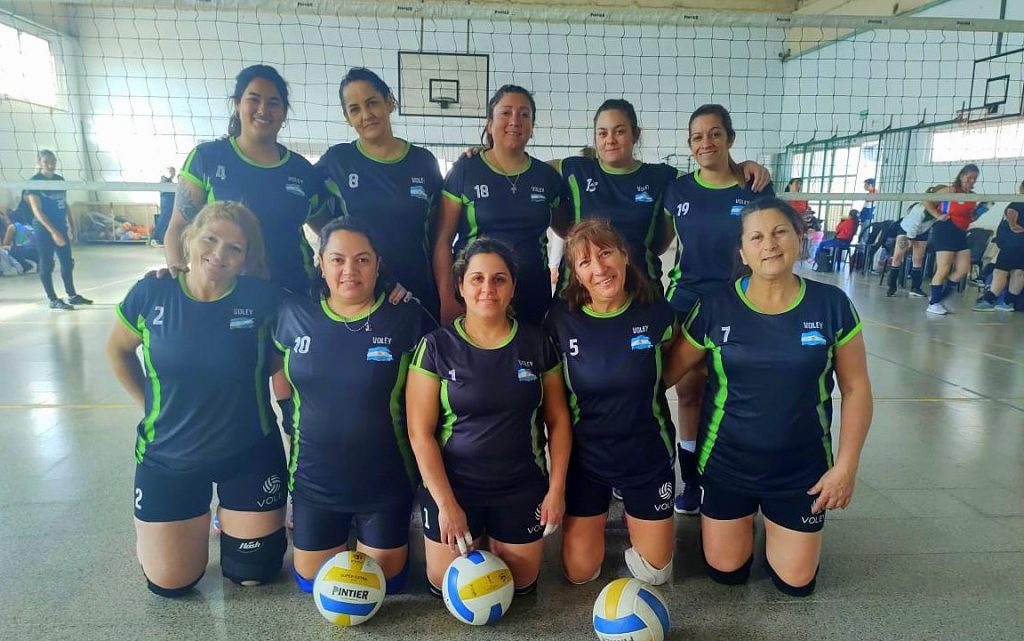 Bell Ville se adjudicó la primera etapa el torneo regional maxi vóley femenino