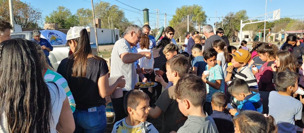 Los veteranos de Malvinas agasajaron a los niños