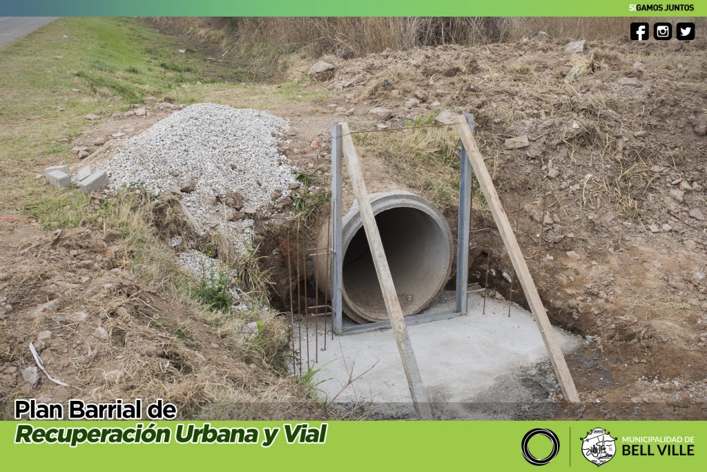 Constante trabajo de limpieza en canales urbanos y periurbanos