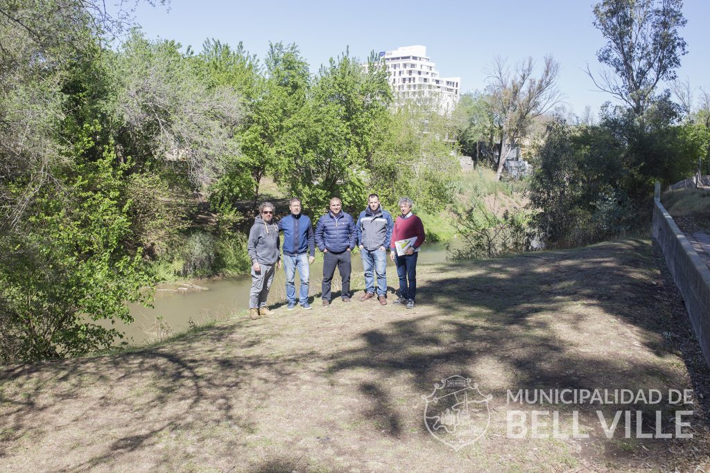 Se gestiona la factibilidad de continuar con el engavionado de barrancas del río