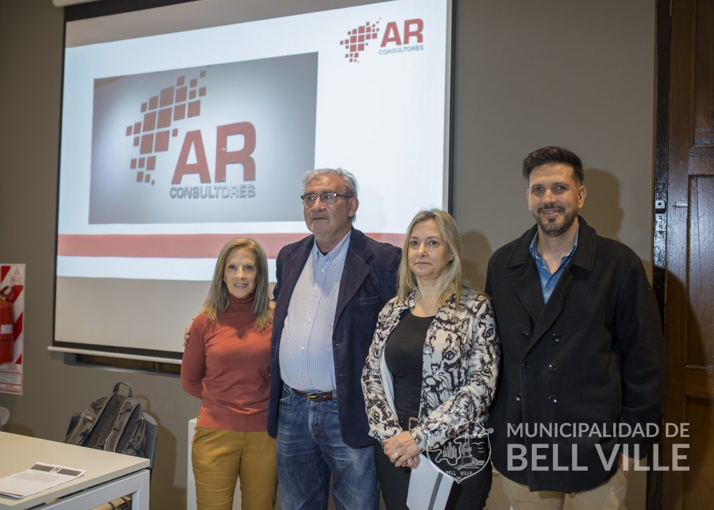 AR Consultores otorgará 50 becas a estudiantes de la FUPEU