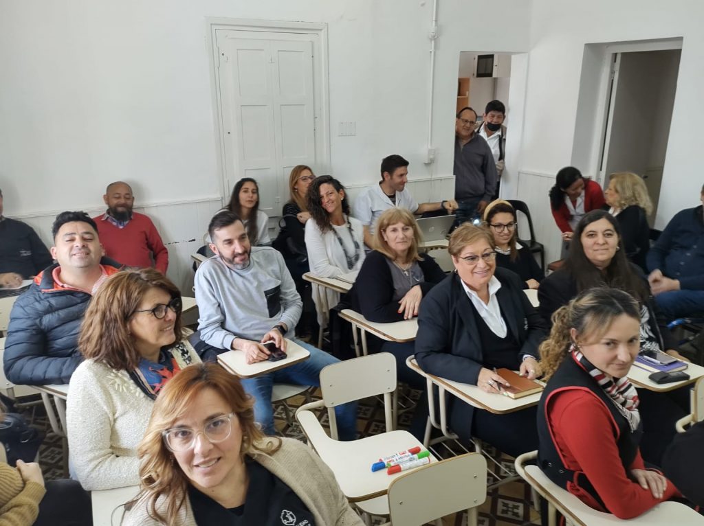 Capacitan a empleados municipales en atención a personas con discapacidad