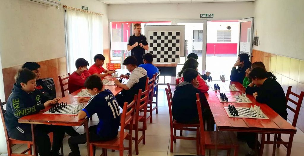 En la Escuela PROA también fue muy bien aceptado el Programa Ajedrez Social