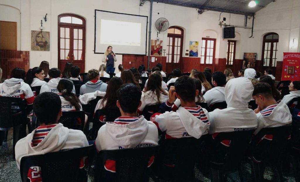 EcoAcción sigue con la concientización ambiental en escuelas del medio