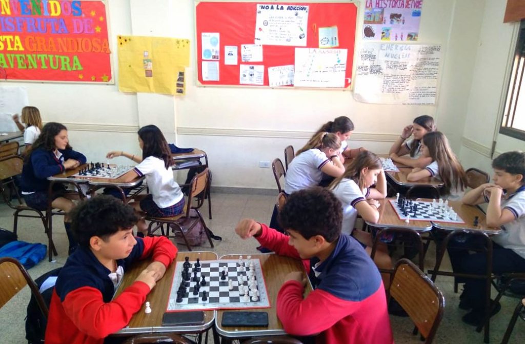 El Ajedrez Social se ha convertido en una saludable costumbre en las escuelas