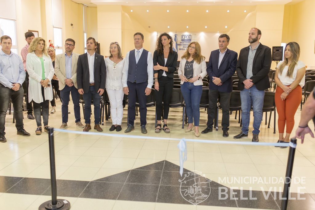 Quedó inaugurada la muestra interprovincial sobre el arte en balones deportivos