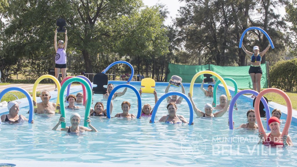 Inscripciones abiertas para clases municipales gratuitas de aquagym para adultos