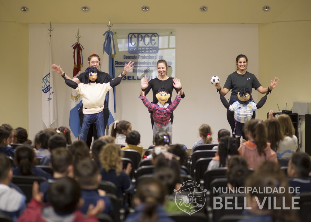 Con actividades culturales y recreativas prosigue la Fiesta Nacional de la Pelota de Fútbol