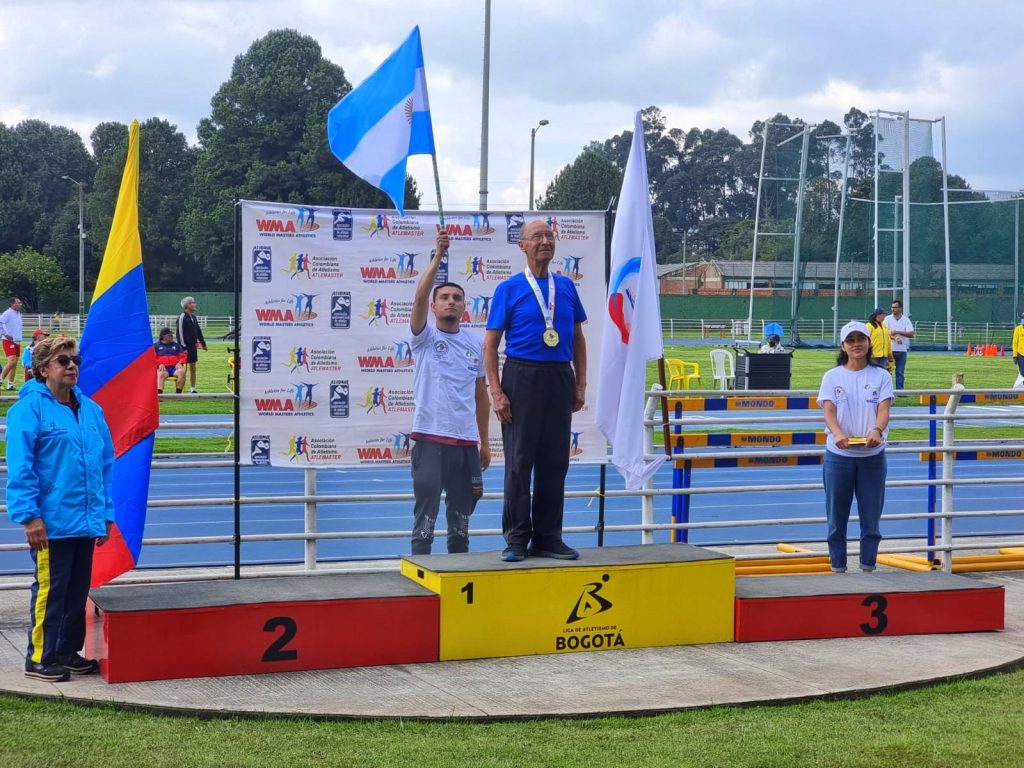 Los atletas bellvillenses Britos y Bensi cosecharon oro en el Sudamericano Master de Colombia