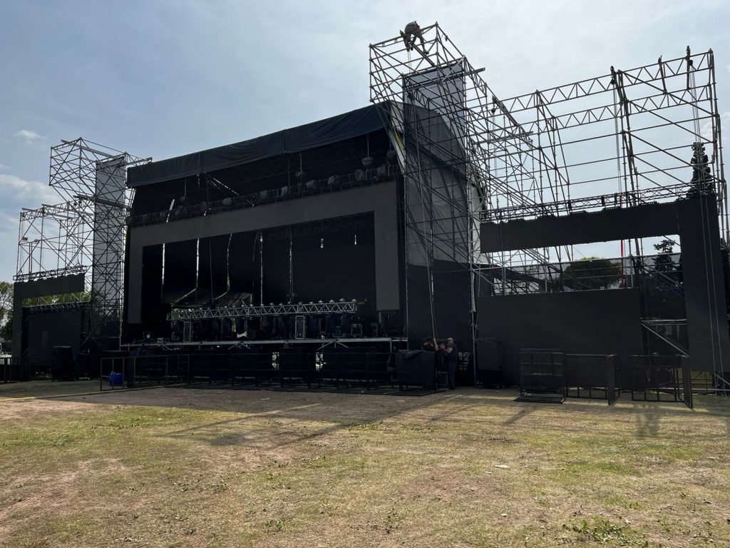 El predio del ferrocarril se está preparando para la gran Fiesta de la Pelota de Fútbol
