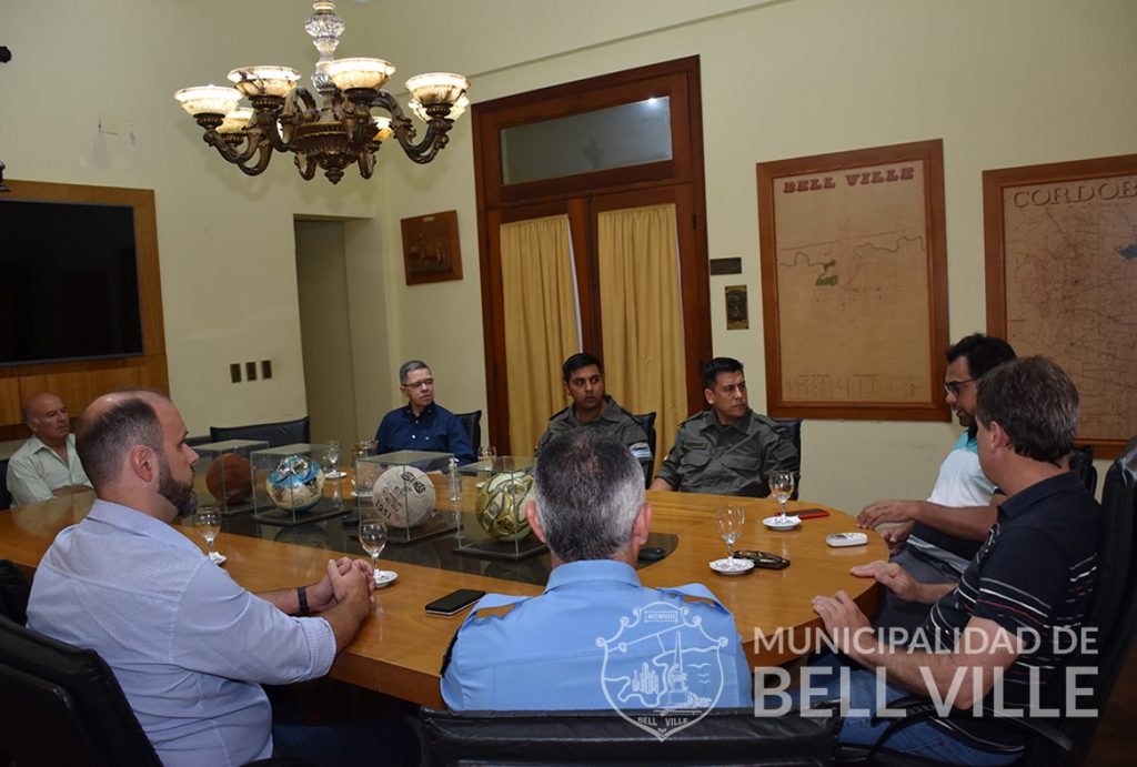 Coordinan tareas conjuntas para controles de tránsito en la ciudad