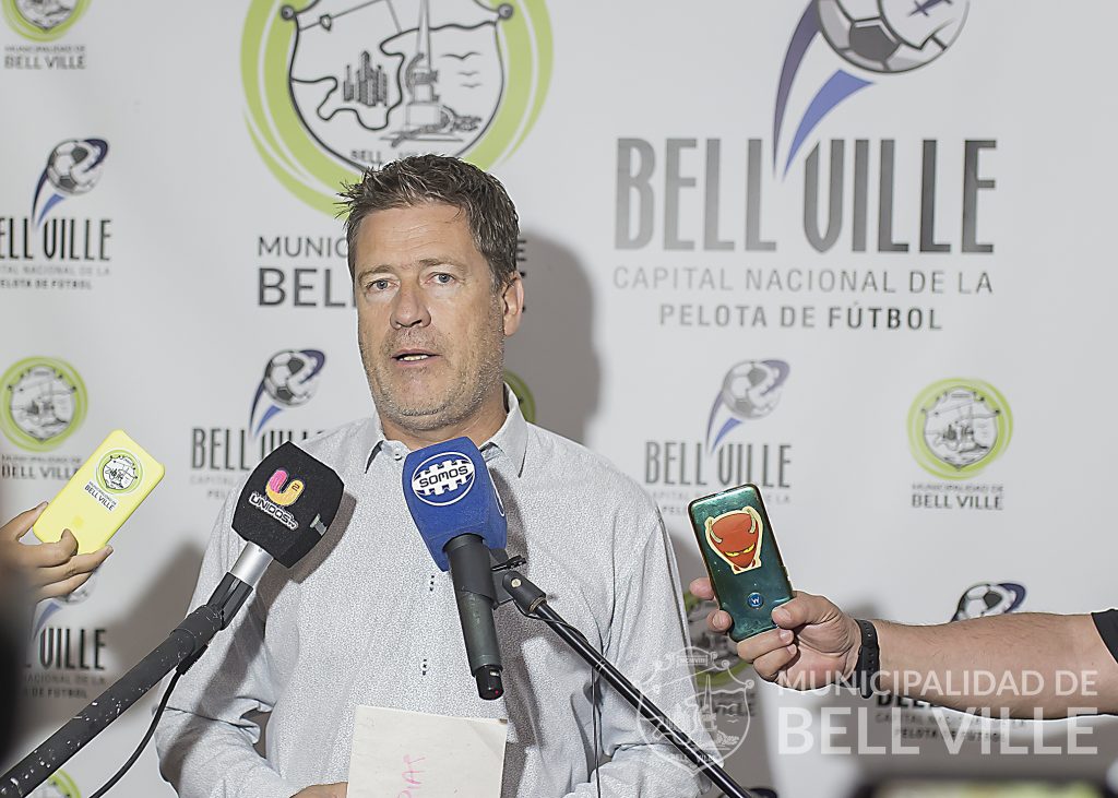 “Nos llena de orgullo protagonizar la presencia de Bell Ville a nivel mundial por obras públicas, ambiente y pelota de fútbol”