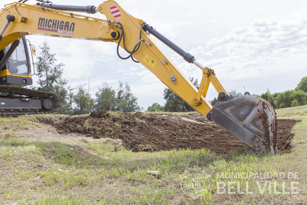 Apertura y limpieza del canal desagüe de Campos del Oeste