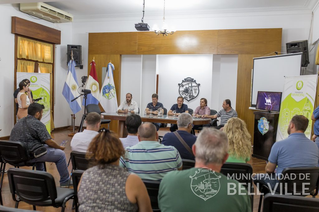 El intendente de Villa María presentó en nuestra ciudad el Festival de Peñas 2023