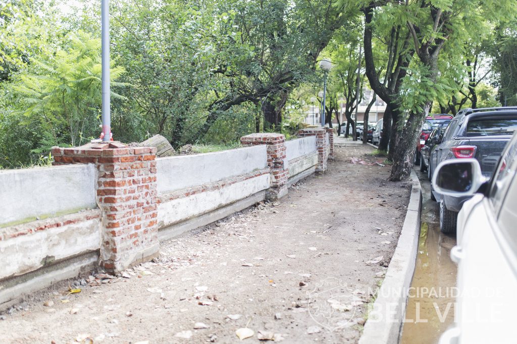 Continúan los trabajos de refacción de calle Tucumán entre puentes Sarmiento y Bustos