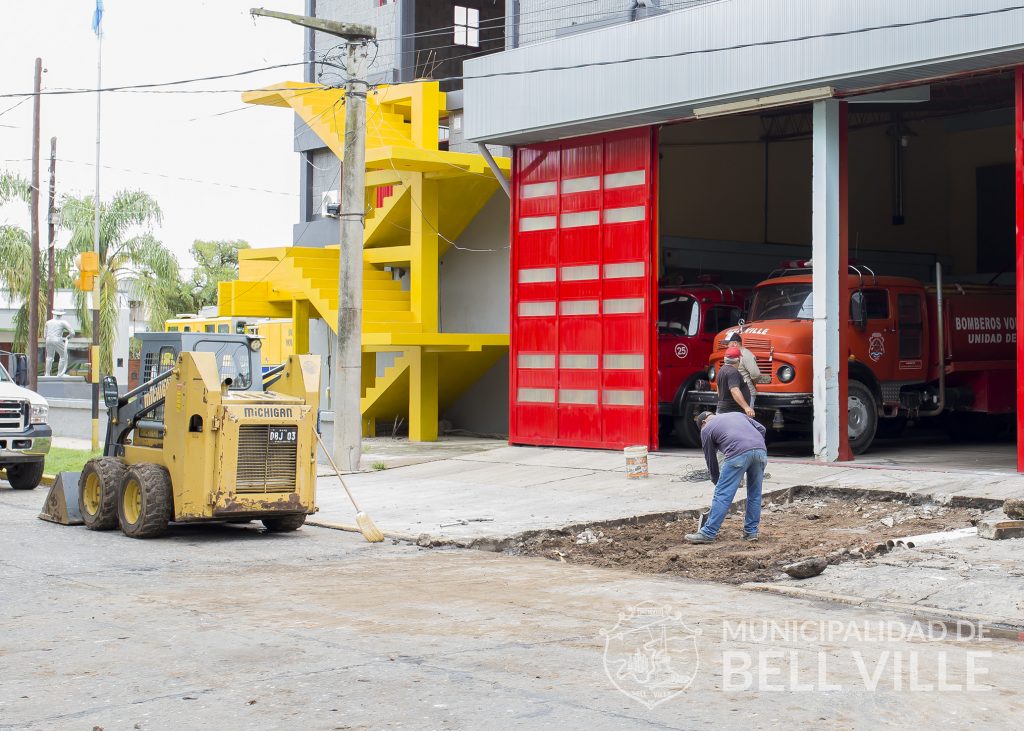 Mejoran la accesibilidad al cuartel de unidades bomberiles por calle Int. Da Silva