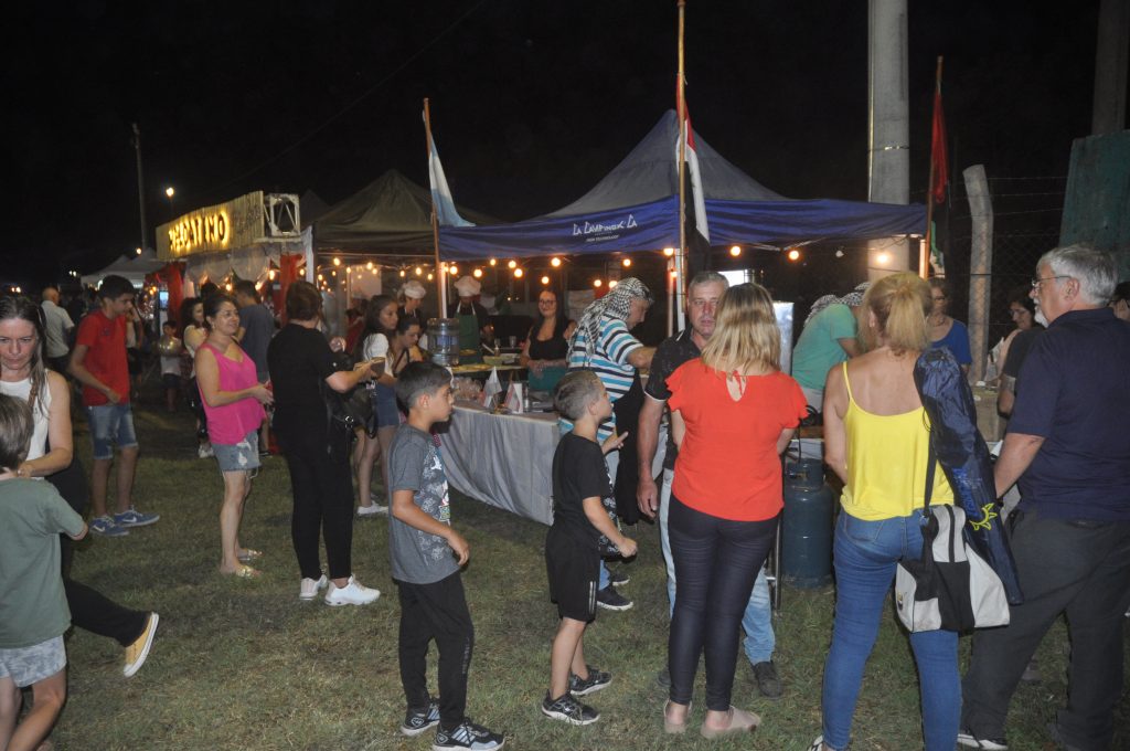 Alegría y satisfacción de los organizadores por el apoyo popular a la Fiesta de las Colectividades.