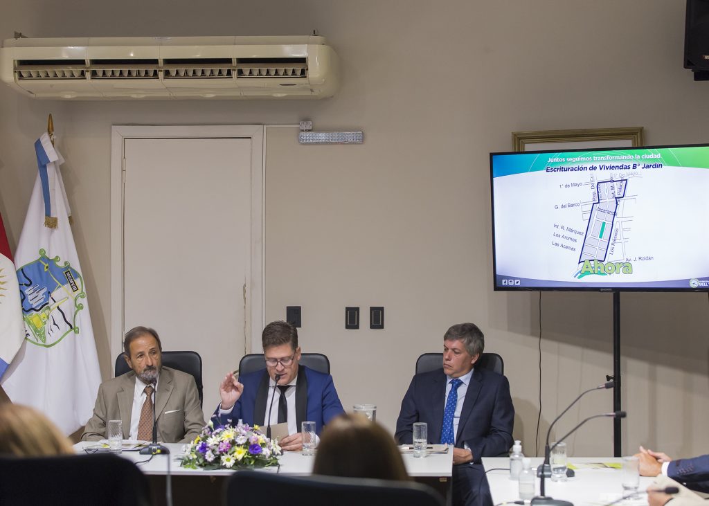 Se encamina la tramitación de escrituración de casi 300 viviendas en Barrio Jardín